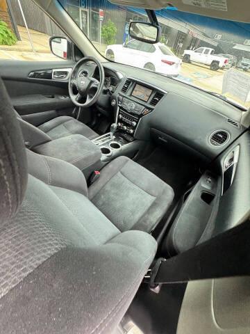 2016 Nissan Pathfinder SV