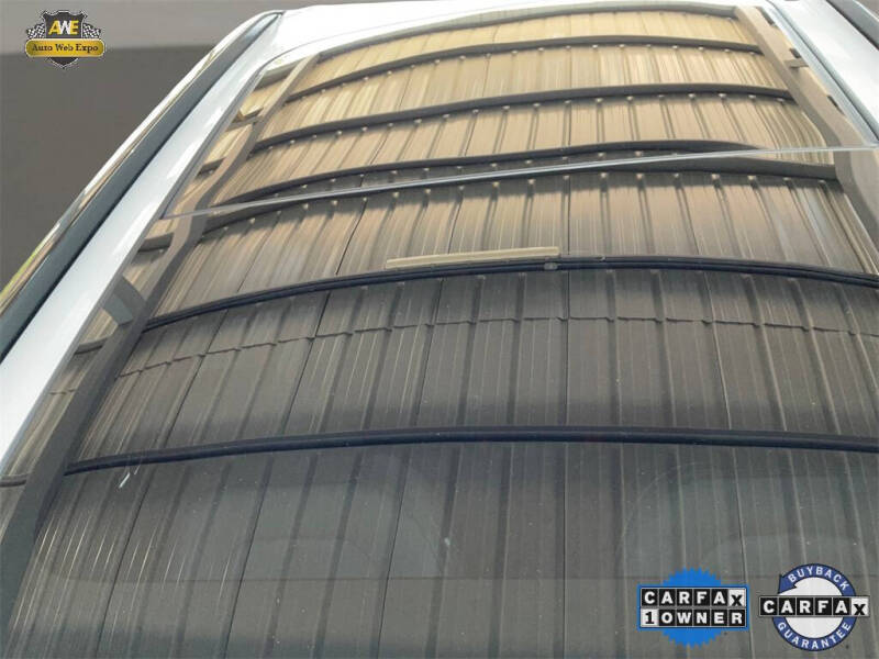 2024 Volvo XC40 B5 Plus Dark Theme