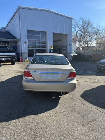 2005 Toyota Camry LE