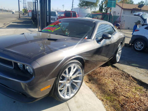 2013 Dodge Challenger for sale at Kustom Carz in Pacoima CA