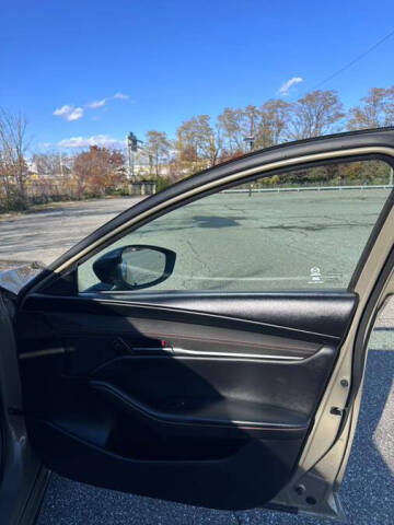 2024 Mazda Mazda3 Hatchback 2.5 Carbon Turbo