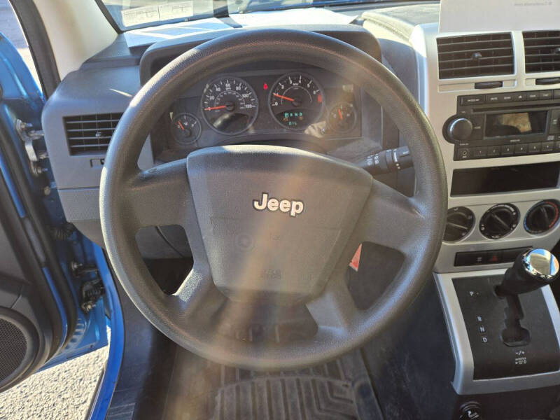 2008 Jeep Compass Sport photo 8