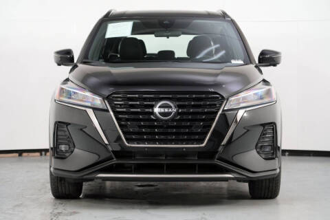 2022 Nissan Kicks SR