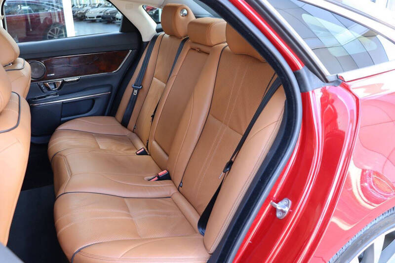 2016 Jaguar XJ R-Sport