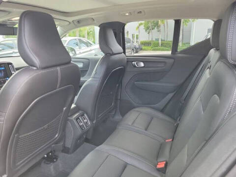 2024 Volvo XC40 B5 Plus Bright Theme