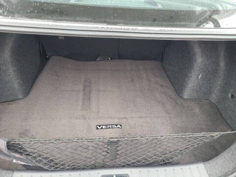 2025 Nissan Versa SR