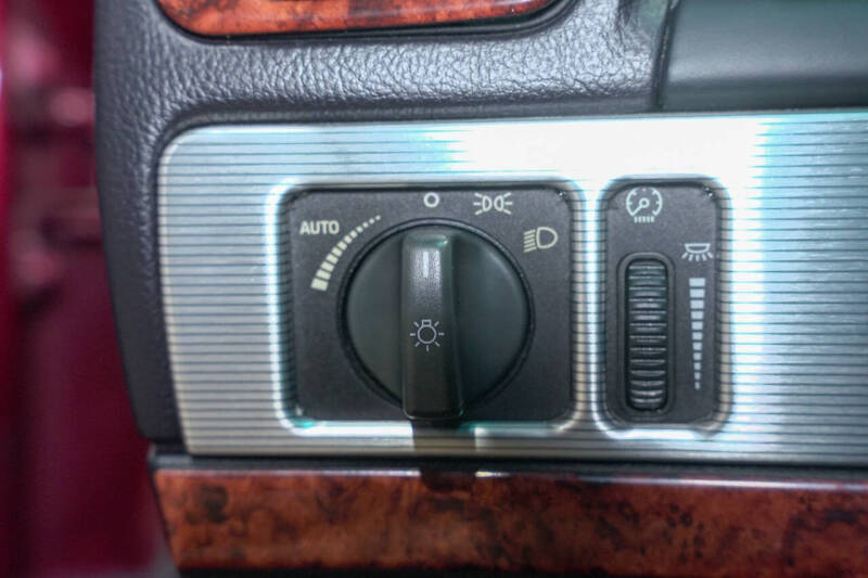 2004 Ford Thunderbird Deluxe
