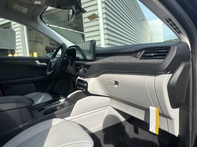 2026 Ford Escape Platinum