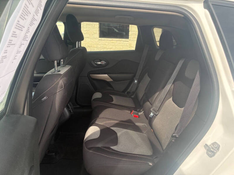 2017 Jeep Cherokee Sport