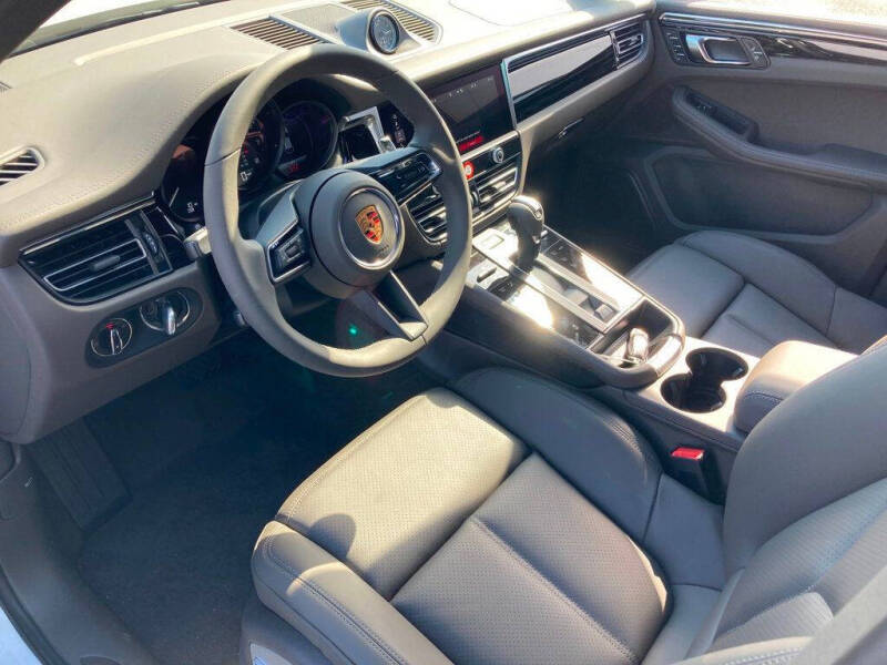 2025 Porsche Macan