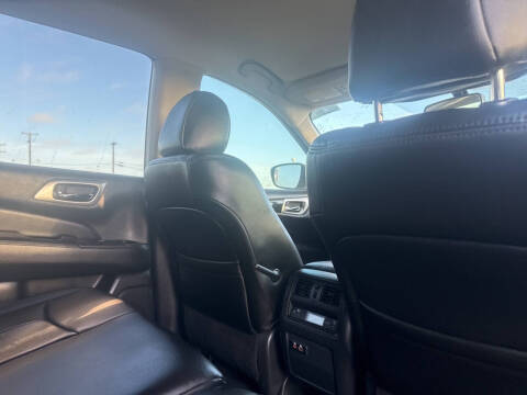 2020 Nissan Pathfinder SV