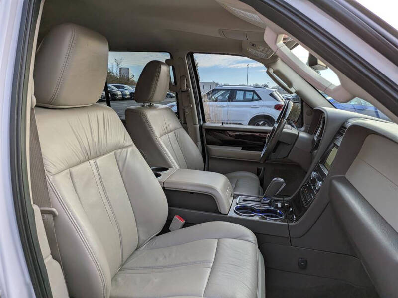 2016 Lincoln Navigator Select