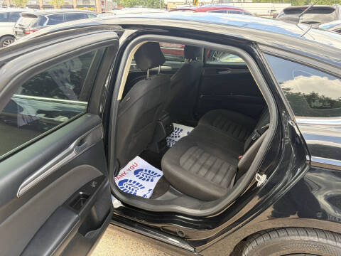 2017 Ford Fusion SE
