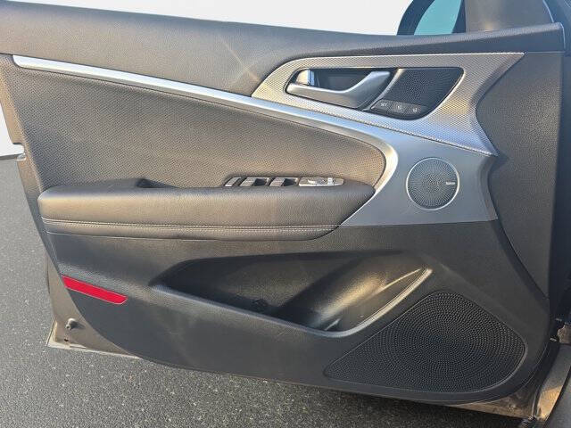 2022 Genesis G70