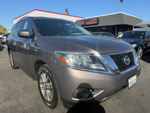 2013 Nissan Pathfinder for sale at Roseville Car Group in Roseville CA