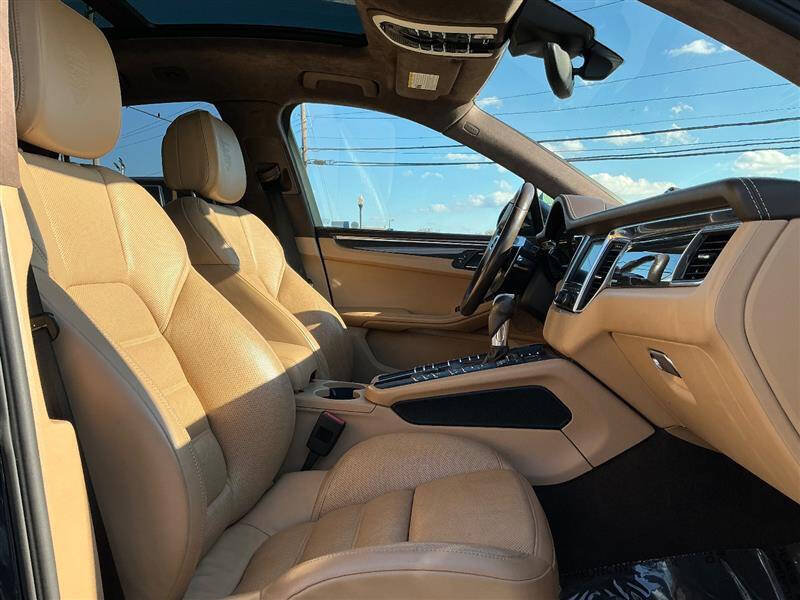 2016 Porsche Macan Turbo