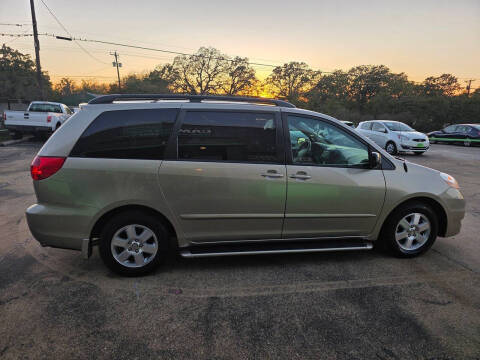 2009 Toyota Sienna LE 7-Passenger