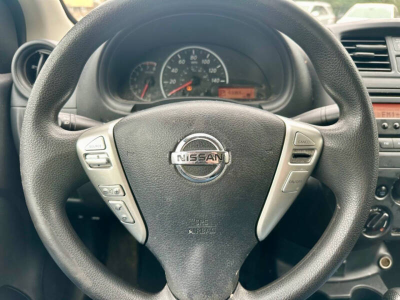 2017 Nissan Versa 1.6 S Plus