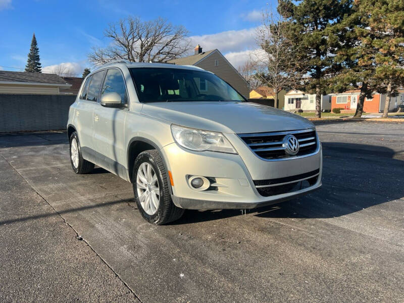 2009 Volkswagen Tiguan for sale at METRO CITY AUTO GROUP LLC in Lincoln Park MI