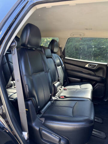 2020 Nissan Pathfinder SL