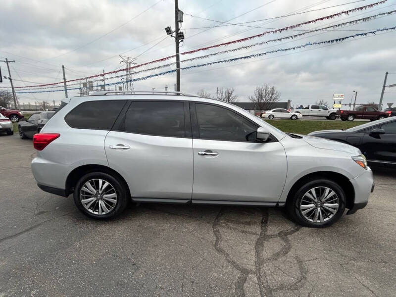 2020 Nissan Pathfinder SL