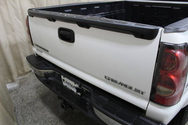 2004 Chevrolet Silverado 2500HD LT photo 5