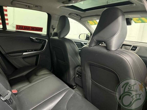 2016 Volvo V60 Cross Country T5 Platinum