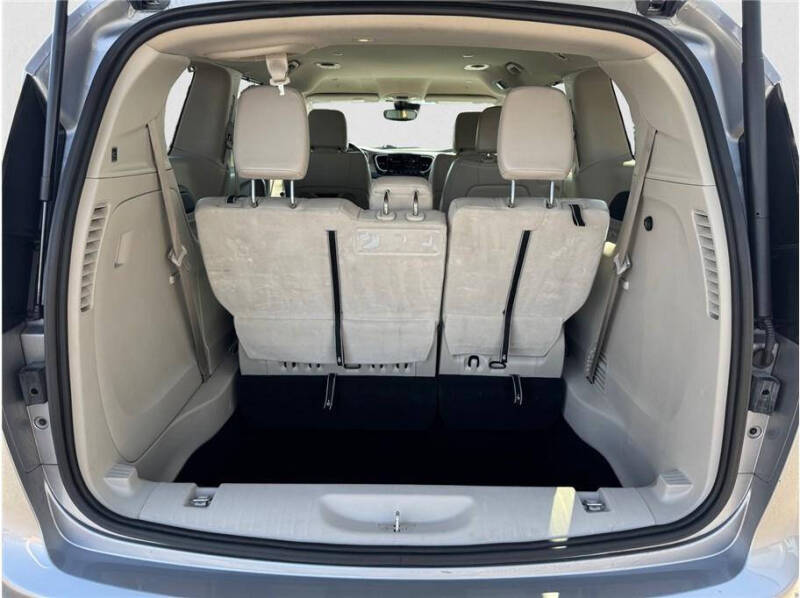 2021 Chrysler Pacifica Touring L