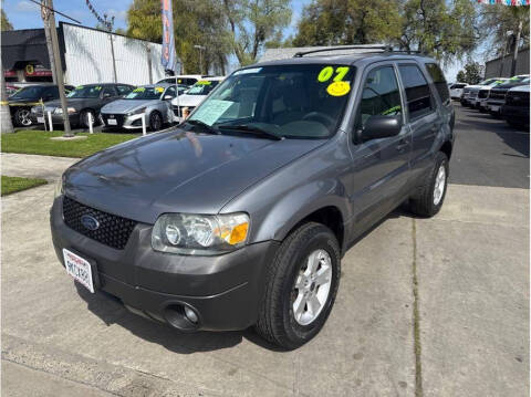 2007 Ford Escape for sale at Dealers Choice Inc in Farmersville CA