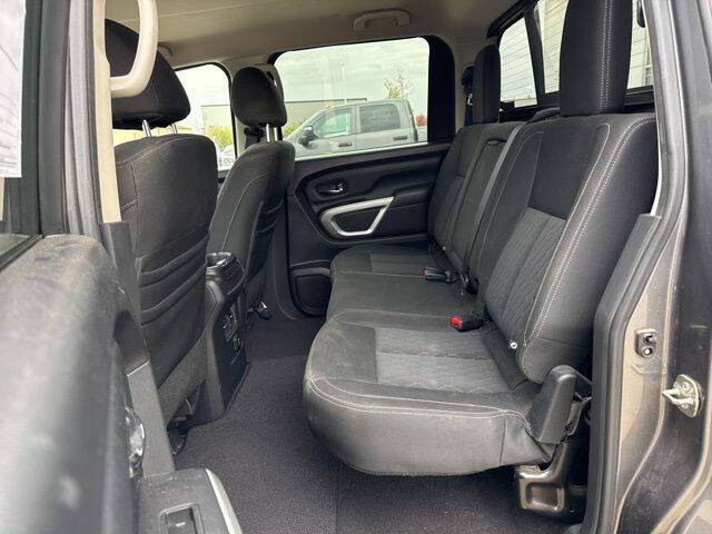 2017 Nissan Titan SV