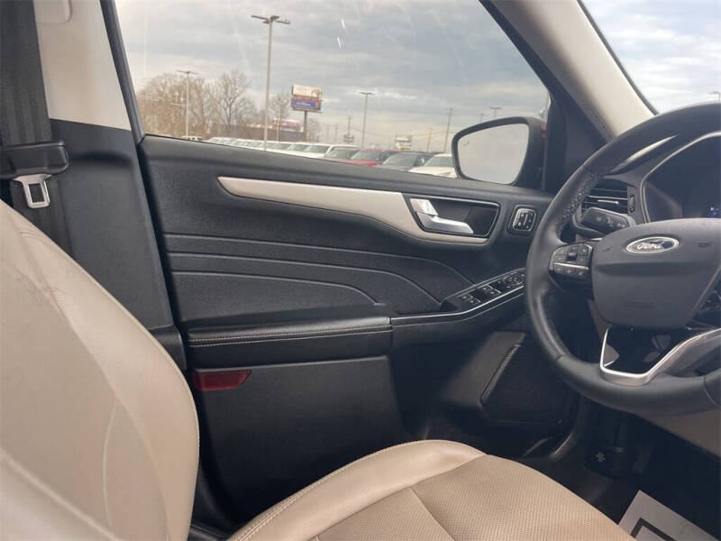 2021 Ford Escape Hybrid SEL