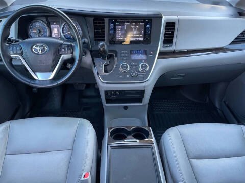 2015 Toyota Sienna