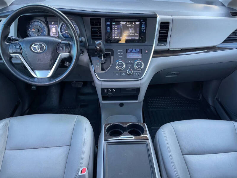 2015 Toyota Sienna