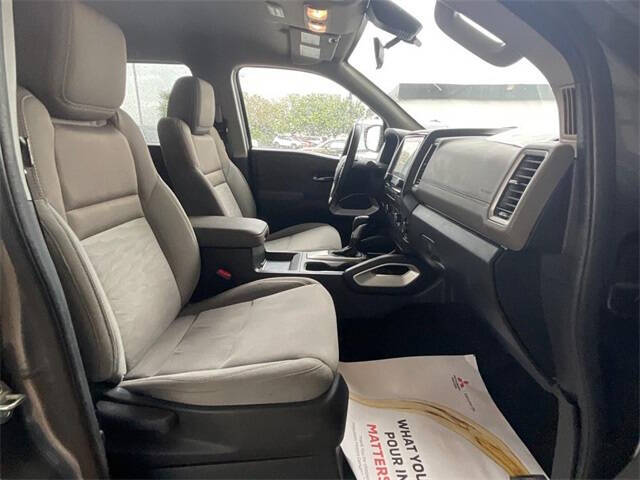 2022 Nissan Frontier SV