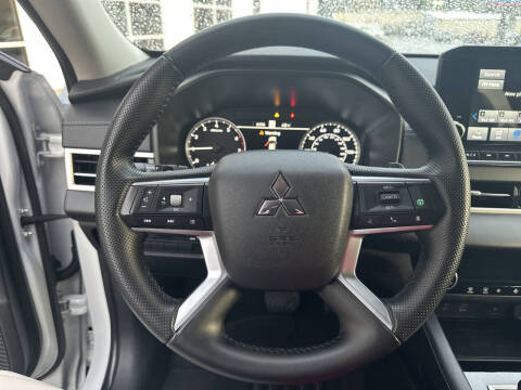 2024 Mitsubishi Outlander SE Black Edition