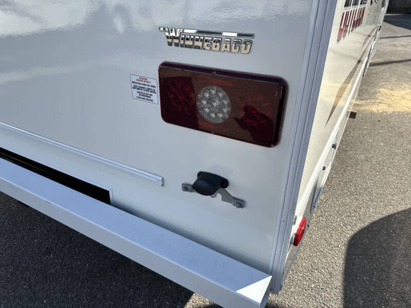 2019 Winnebago Outlook