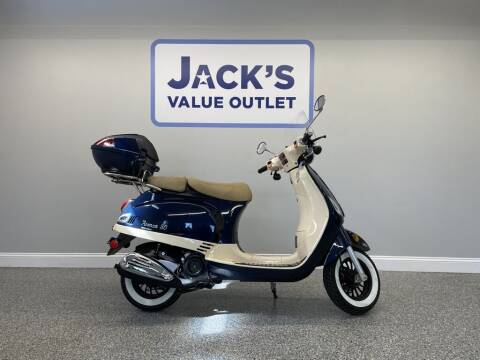 2022 Amigo Avenza for sale at Jack's Value Outlet in Saco ME