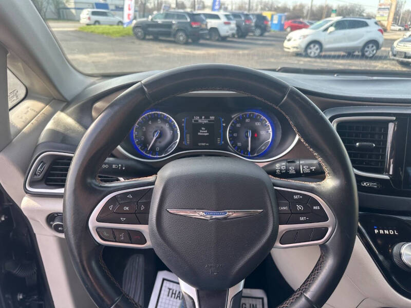 2017 Chrysler Pacifica Touring-L
