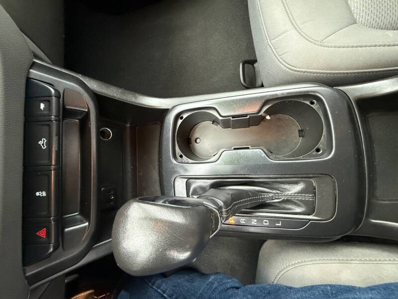 2022 GMC Canyon Elevation Standard