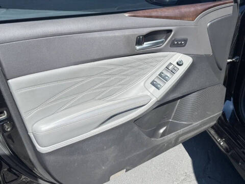 2022 Toyota Avalon Hybrid Limited