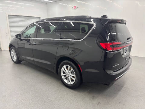 2022 Chrysler Pacifica Touring