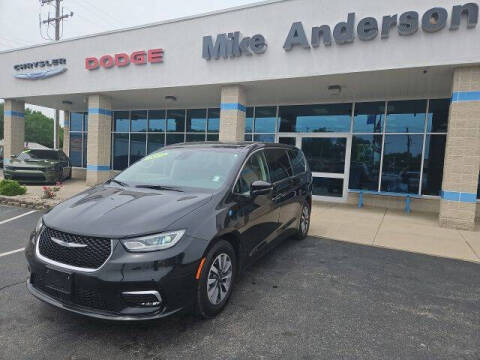 2023 Chrysler Pacifica Plug-In Hybrid Touring L