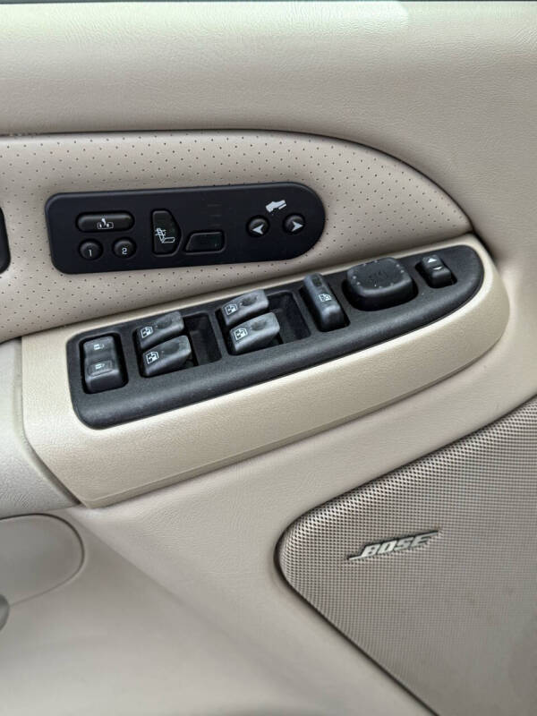 2005 Cadillac Escalade