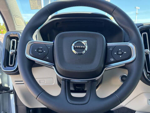2026 Volvo XC40 B5 Plus