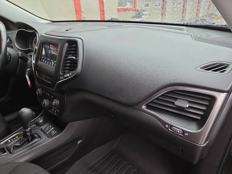 2019 Jeep Cherokee Latitude