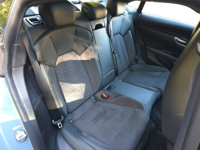 2023 Audi e-tron GT quattro Premium Plus