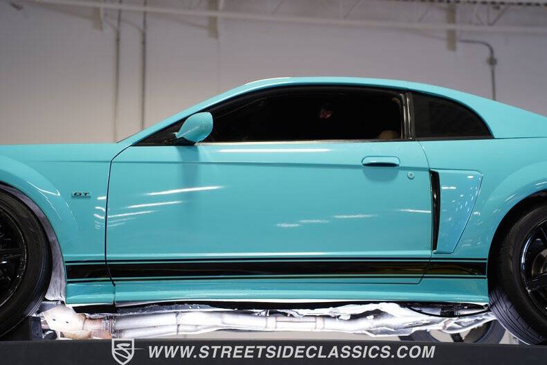 2004 Ford Mustang GT Deluxe