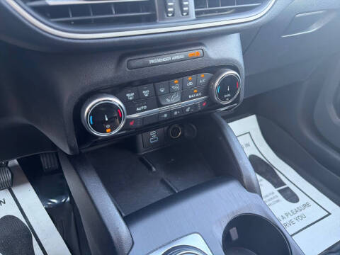 2022 Ford Escape SEL