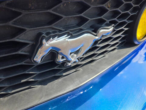 2005 Ford Mustang GT Deluxe