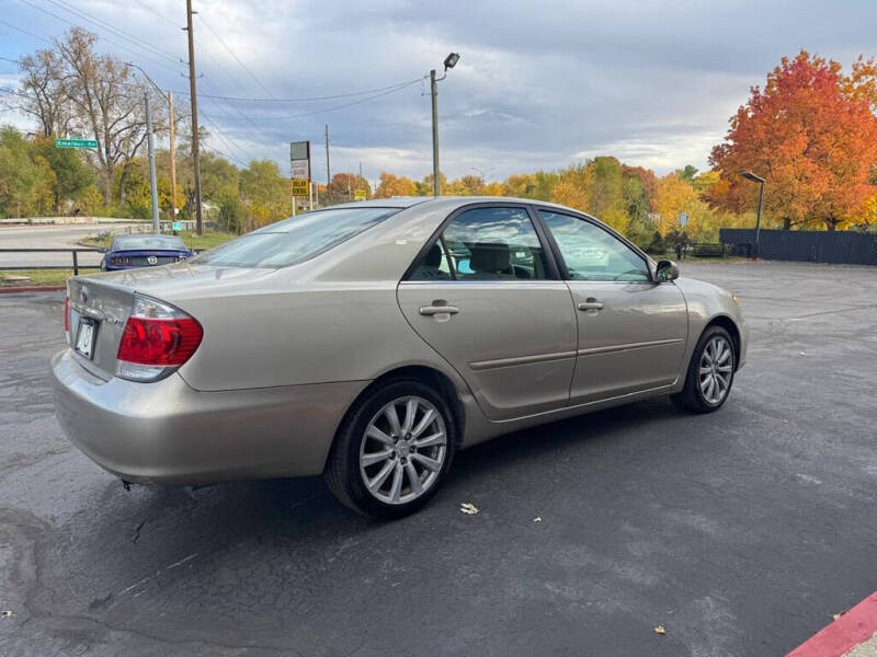 2005 Toyota Camry LE
